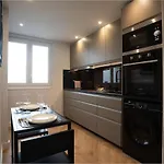 Monceau, T3 Moderne Climatise Apartment *