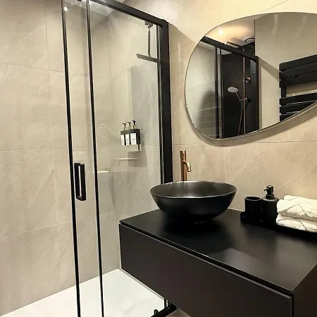 Monceau, T3 Moderne Climatise Apartment