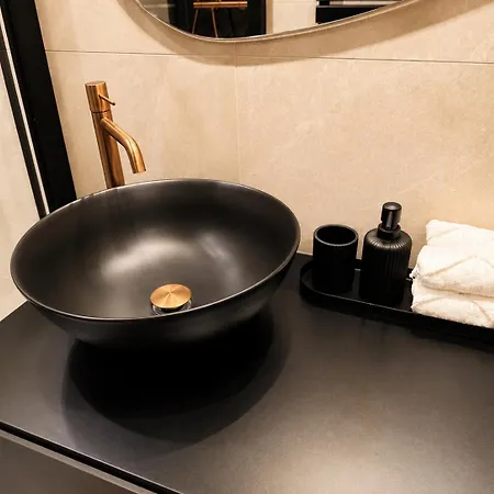 Monceau, T3 Moderne Climatise Apartment *